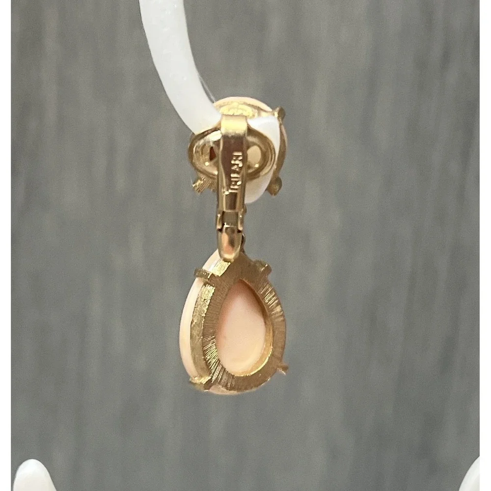 Vintage TRIFARI Peach Pink White Swirl Clip On Dangle Earrings Gold Tone